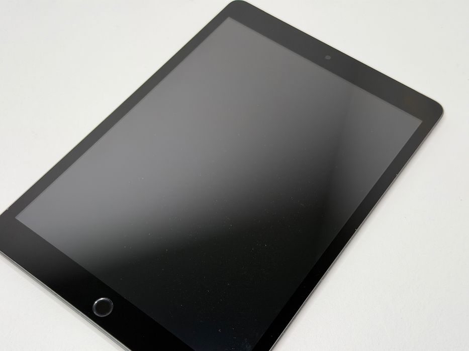 iPad 9. gen. (A2604) - 64GB - Cellular (LTE) - faktura VAT 23%