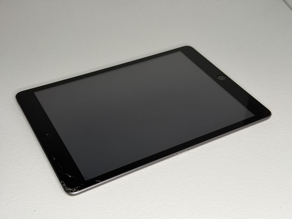 iPad 7. gen. (A2198) - 128GB - Cellular (LTE) - faktura VAT 23%