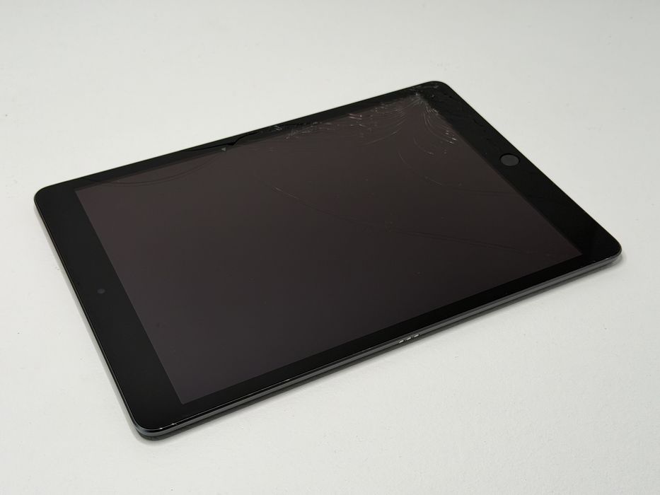 iPad 9. gen. (A2602) - 64GB - zbity - faktura VAT 23%