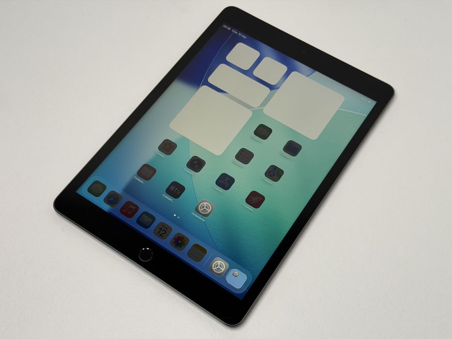 iPad 9. gen. (A2604) - 64GB - Cellular (LTE) - faktura VAT 23%