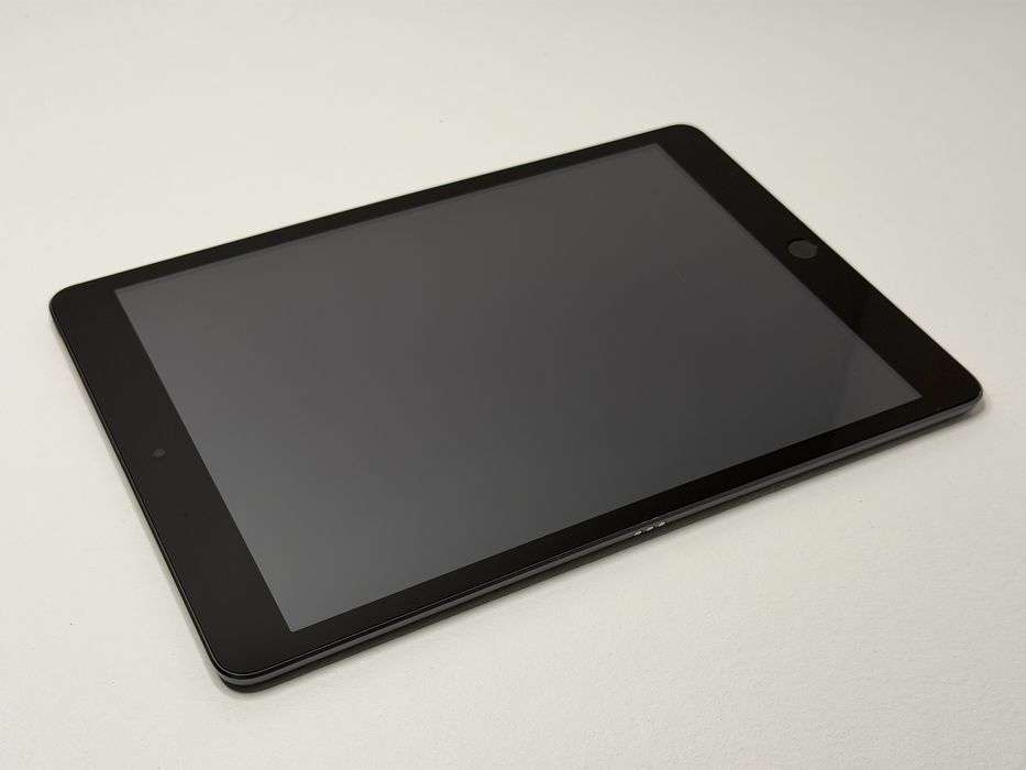 iPad 9. gen. (A2602) - 64GB - faktura VAT 23%