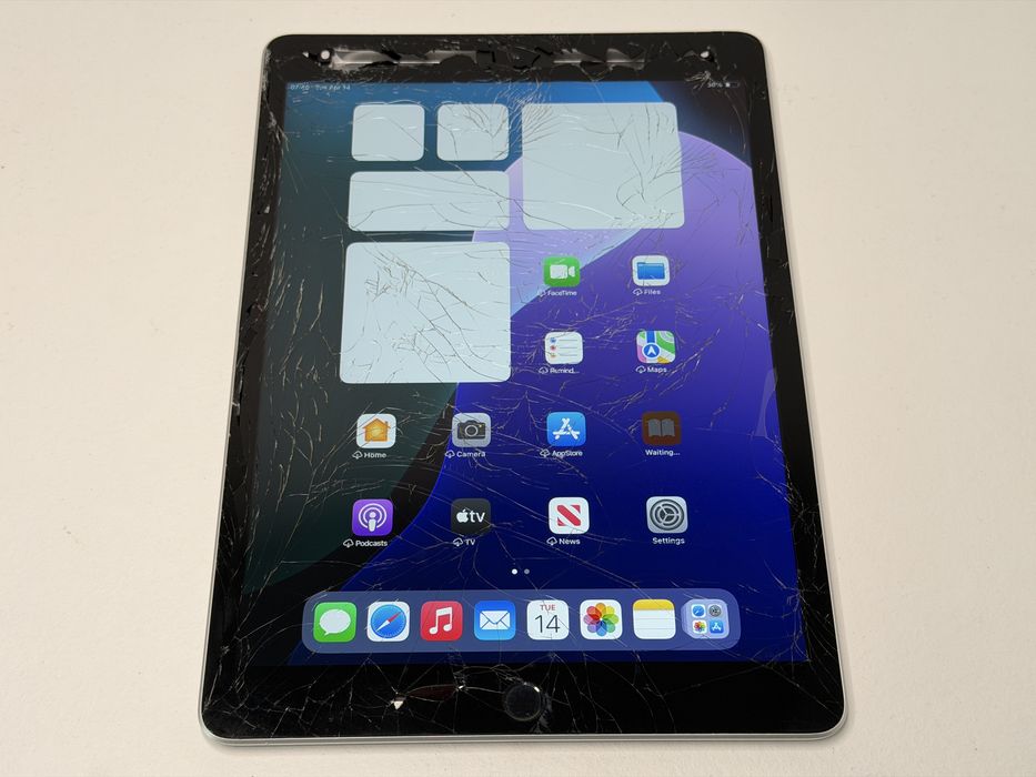 iPad 9. gen. (A2602) - 64GB - zbity - faktura VAT 23%
