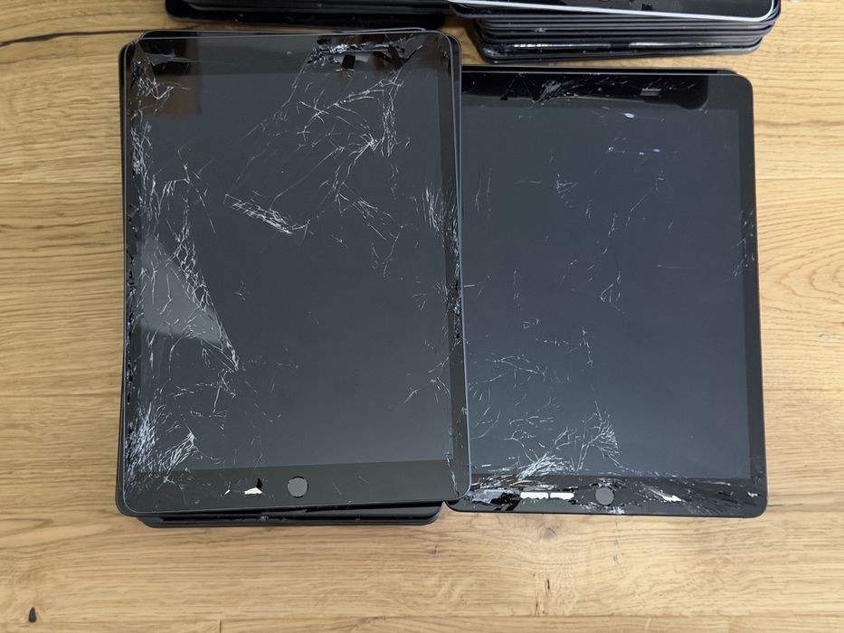 iPad 8. gen. (A2270) - zbite szybki - faktura VAT 23%