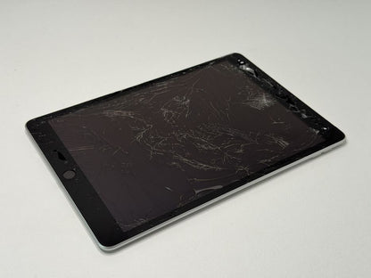 iPad 9. gen. (A2602) - 64GB - zbity - faktura VAT 23%