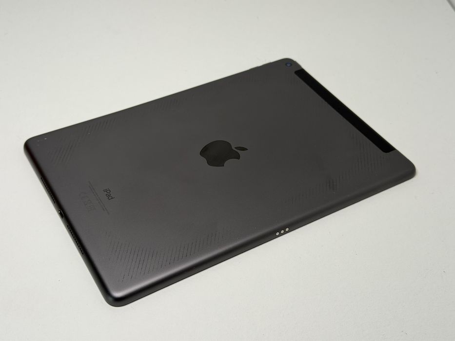 iPad 9. gen. (A2604) - 64GB - Cellular (LTE) - faktura VAT 23%