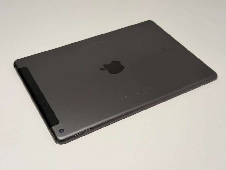 iPad 9. gen. (A2604) - 64GB - Cellular (LTE) - faktura VAT 23%