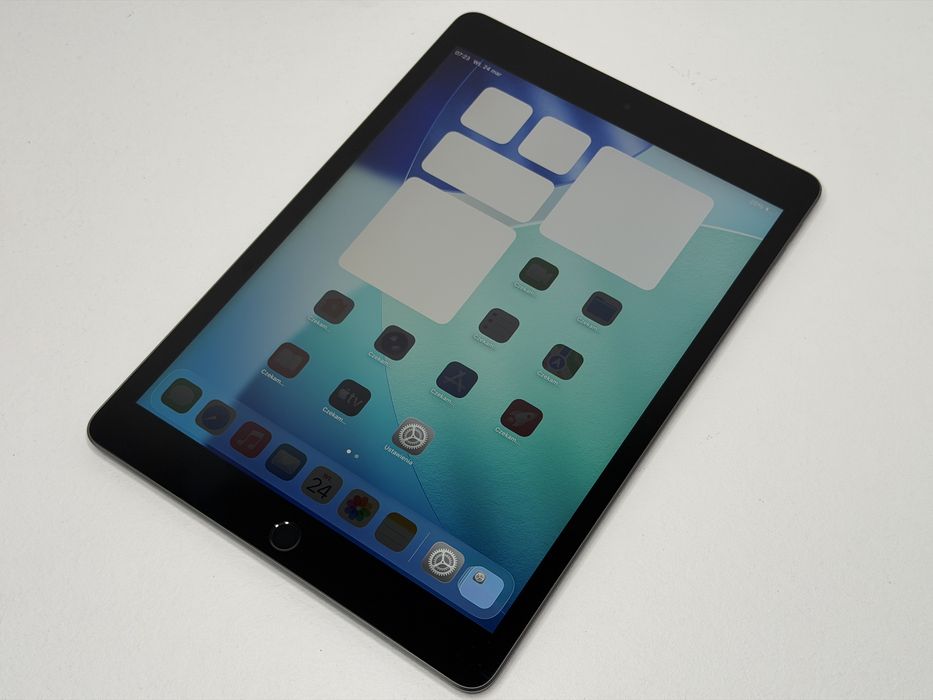 iPad 9. gen. (A2604) - 64GB - Cellular (LTE) - faktura VAT 23%