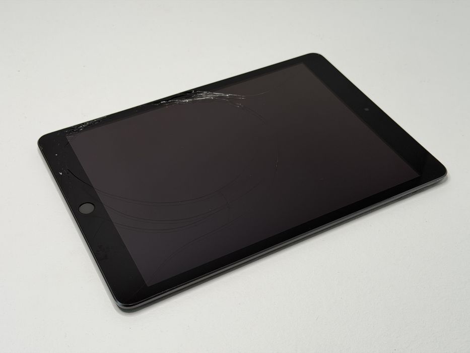 iPad 9. gen. (A2602) - 64GB - zbity - faktura VAT 23%