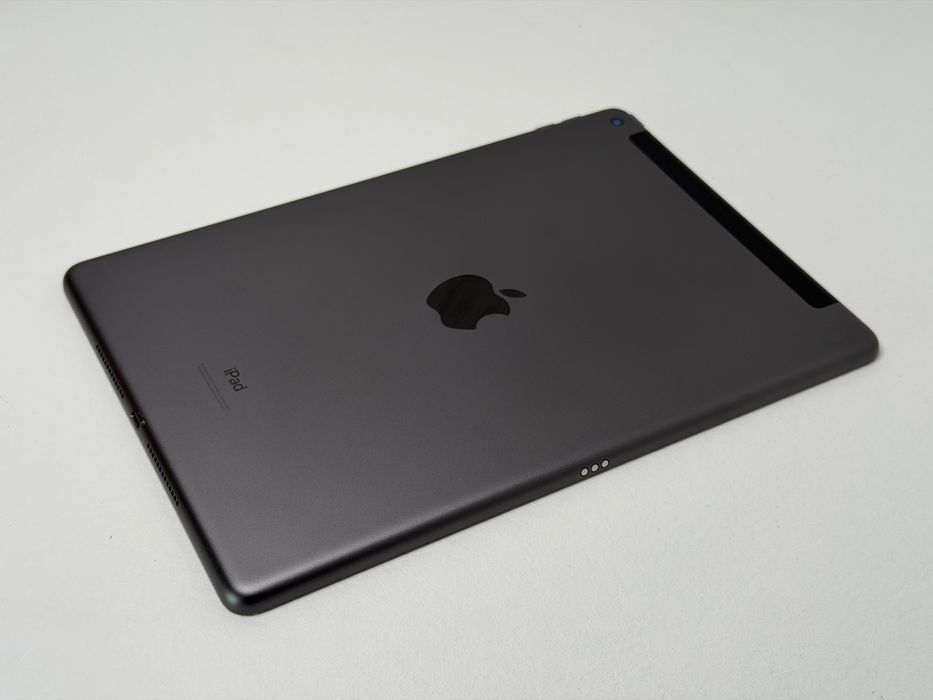 iPad 9. gen. (A2604) - 64GB - Cellular (LTE) - wada - faktura VAT 23%
