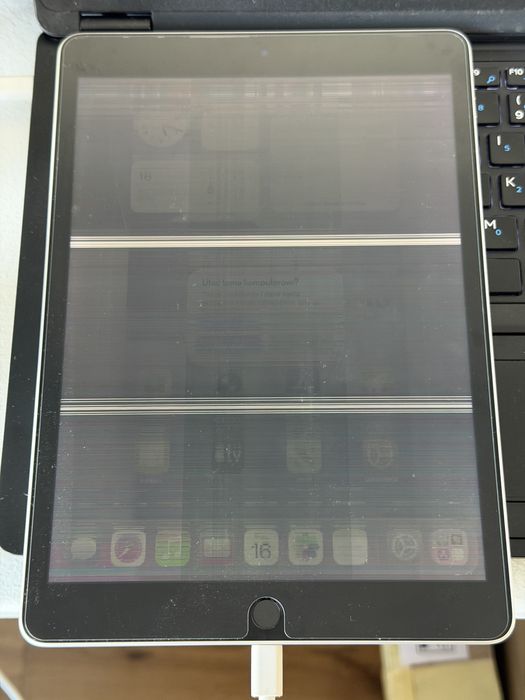 iPad 9. gen. (A2602) - 64GB - wada - faktura VAT 23%