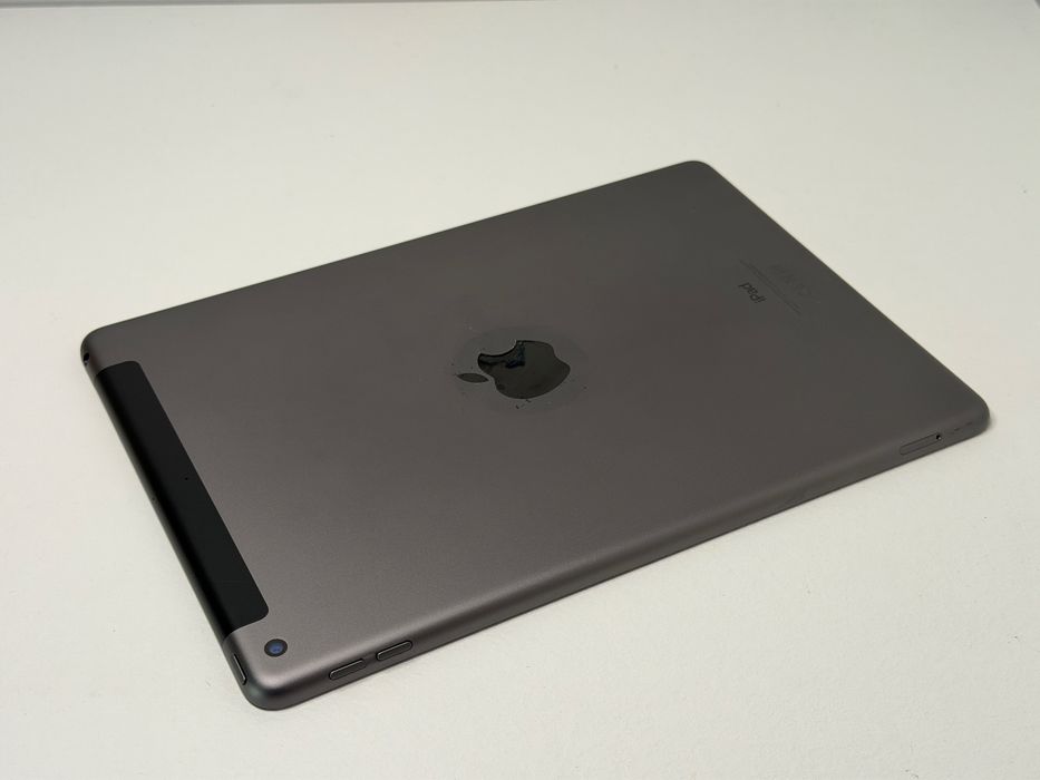 iPad 9. gen. (A2604) - 64GB - Cellular (LTE) - faktura VAT 23%