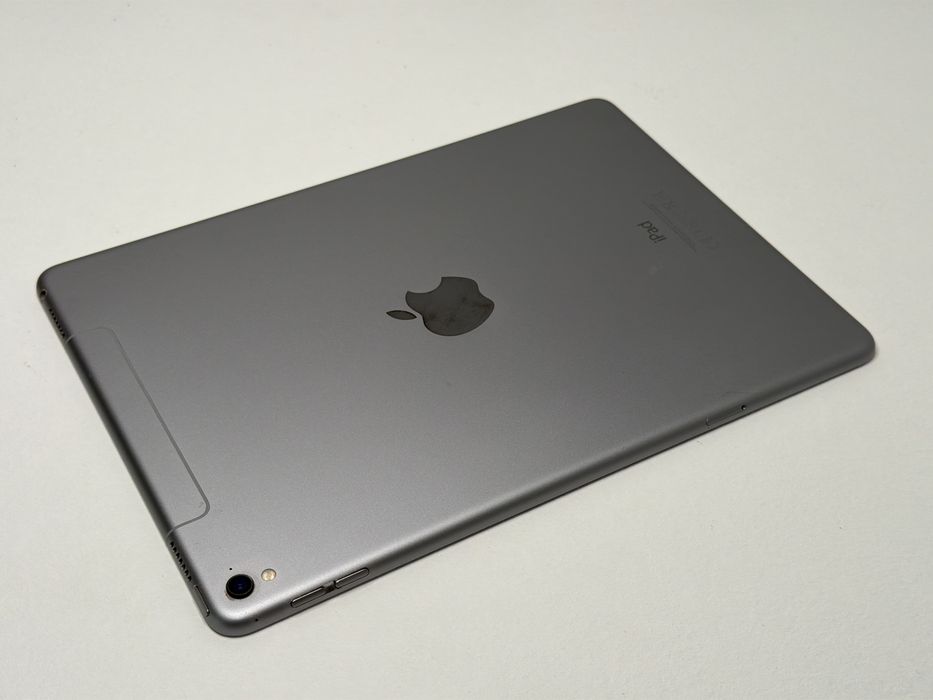 iPad Pro 9.7 (A1674) - 32GB - Cellular (LTE) - wada - faktura VAT 23%