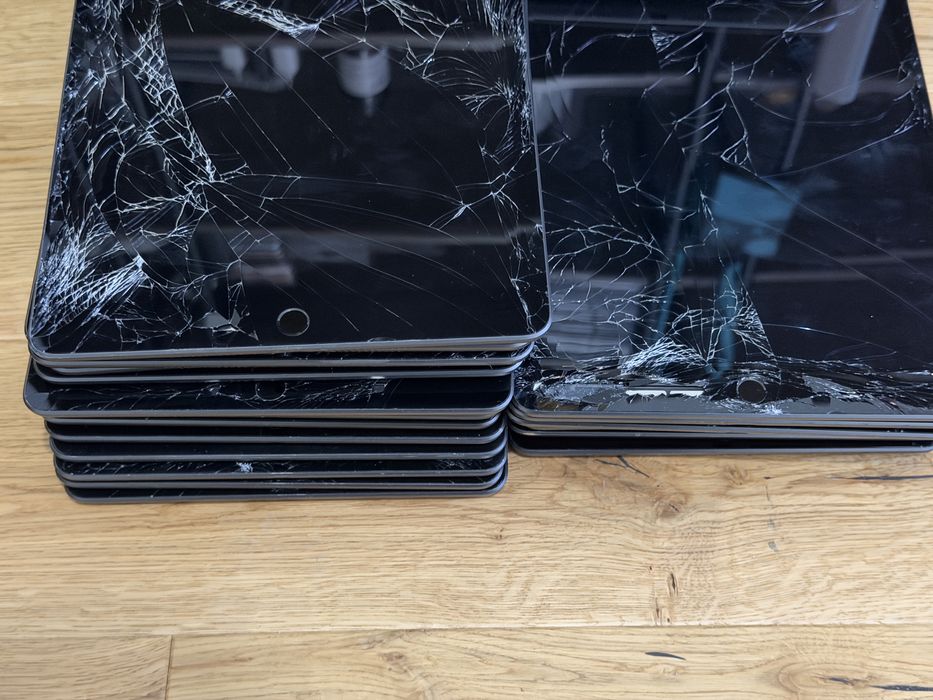 iPad 8. gen. (A2270) - zbite szybki - faktura VAT 23%