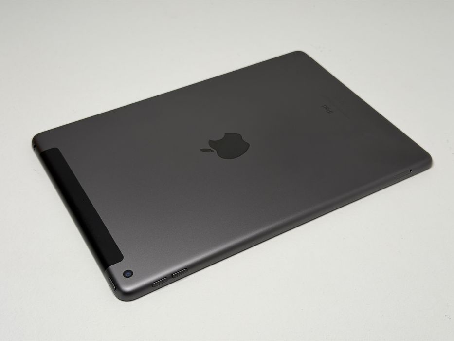 iPad 9. gen. (A2604) - 64GB - Cellular (LTE) - wada - faktura VAT 23%