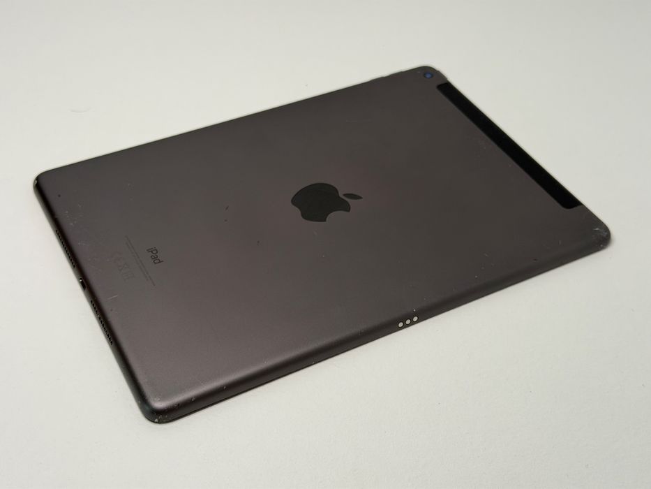iPad 9. gen. (A2604) - 64GB - Cellular (LTE) - faktura VAT 23%