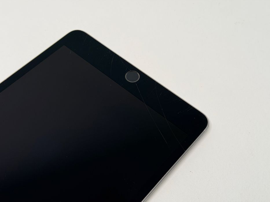 iPad mini 5 (A2133) - 256GB - wada - faktura VAT 23%
