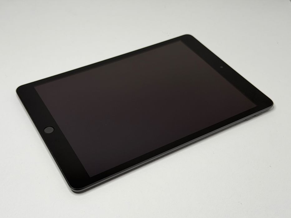 iPad 9. gen. (A2604) - 64GB - Cellular (LTE) - wada - faktura VAT 23%