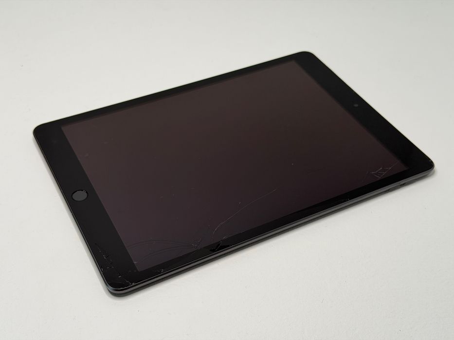 iPad 9. gen. (A2602) - 64GB - zbity - faktura VAT 23%