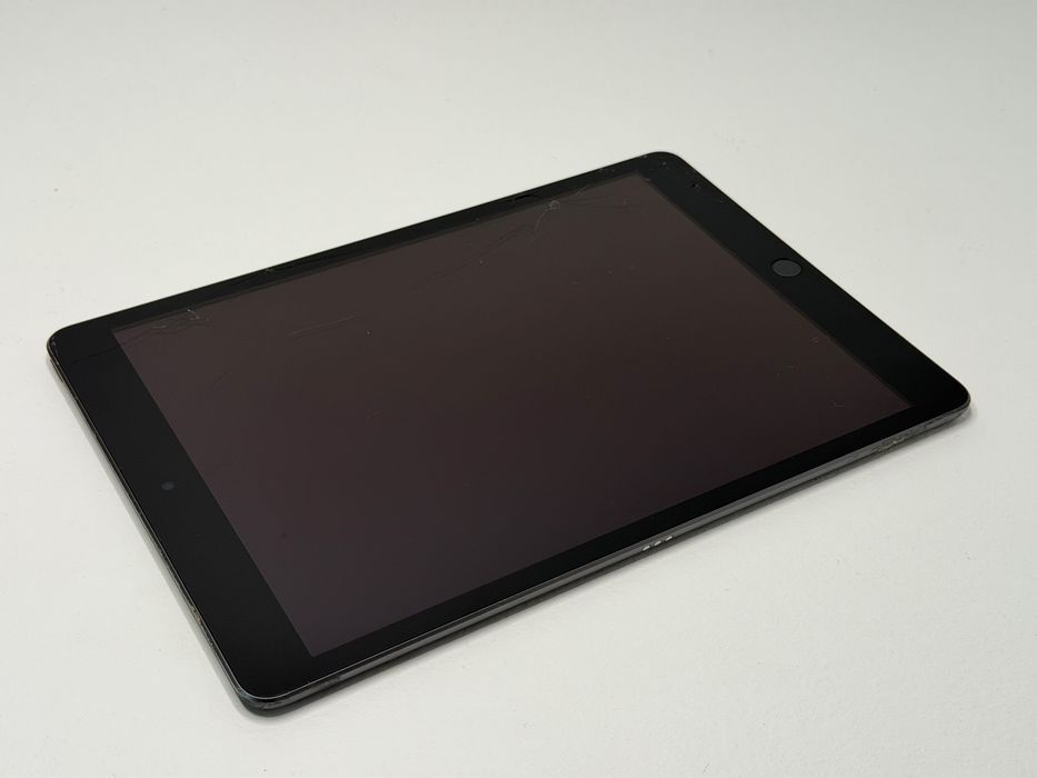 iPad 9. gen. (A2602) - 64GB - zbity - faktura VAT 23%