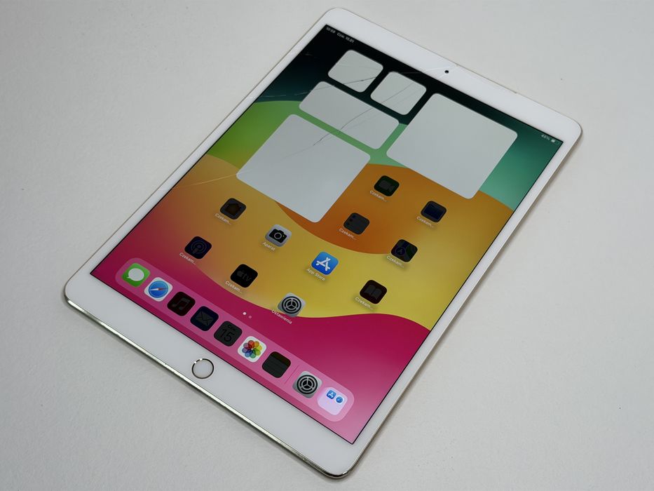 iPad Pro 10.5 (A1701) - 256GB - pęknięty - faktura VAT 23%