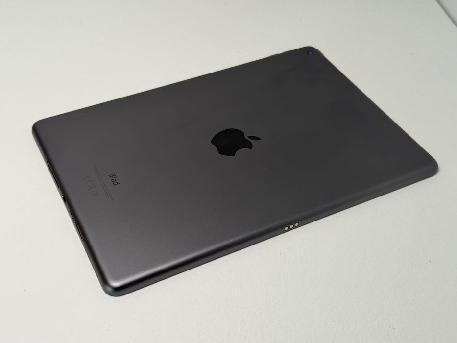 iPad 9. gen. (A2602) - 64GB - zbity - faktura VAT 23%