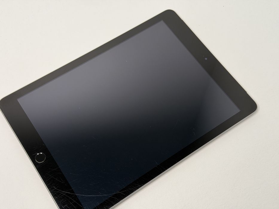 iPad 5 (A1823) - 128GB - Cellular (LTE) - faktura VAT 23%