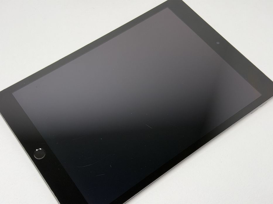 iPad 9. gen. (A2604) - 64GB - Cellular (LTE) - wada - faktura VAT 23%