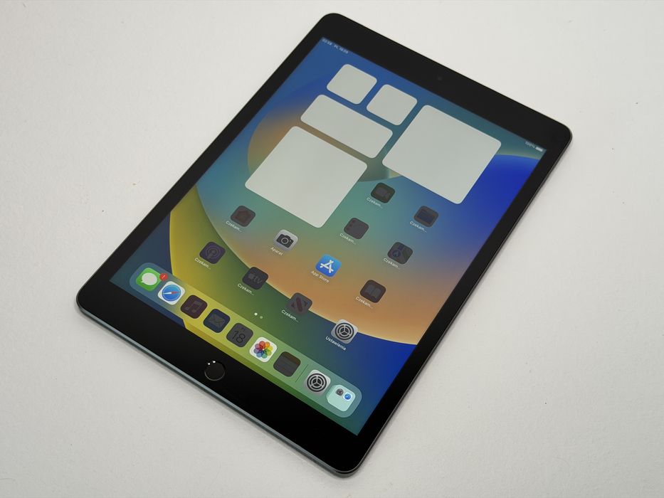 iPad 9. gen. (A2604) - 64GB - Cellular (LTE) - Space Gray - faktura VAT 23%
