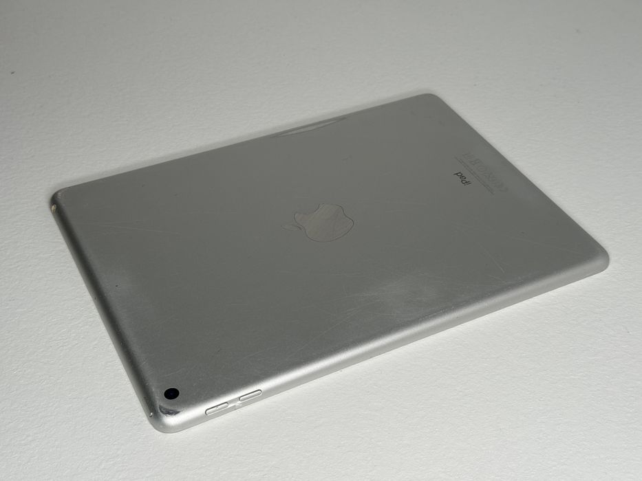 iPad 5. gen. (A1822) - 32GB - pęknięty - faktura VAT 23%