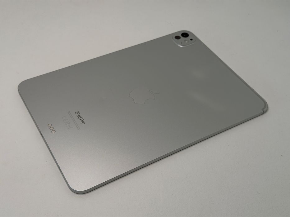 iPad Pro 11 5. gen. (A2836) - Apple M4 - pęknięty - faktura VAT 23%